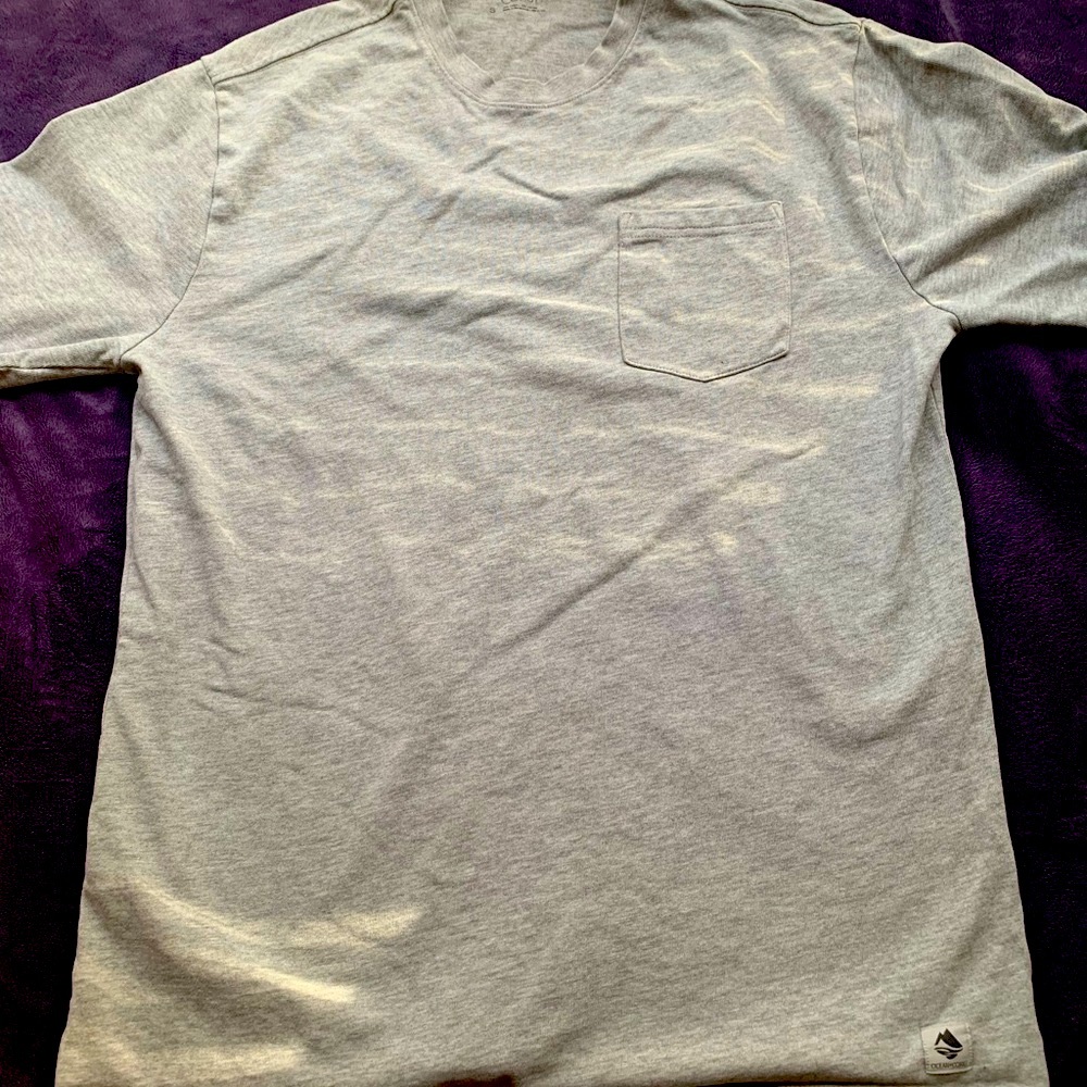 💚3/$25 Gray Short Sleeve Tee with Relaxed Fit